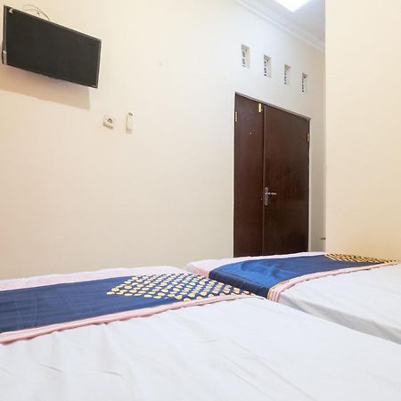 Spot On 2419 Rumah Nugraha Hotel Syariah Джокякарта Екстериор снимка
