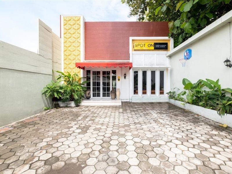 Spot On 2419 Rumah Nugraha Hotel Syariah Джокякарта Екстериор снимка