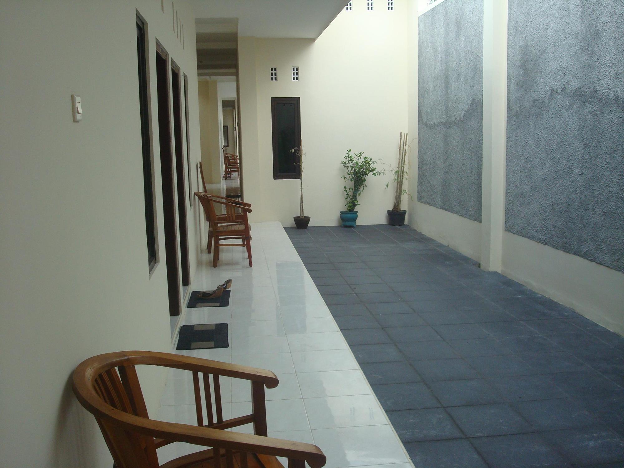 Spot On 2419 Rumah Nugraha Hotel Syariah Джокякарта Екстериор снимка