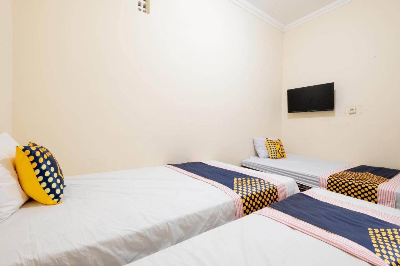 Spot On 2419 Rumah Nugraha Hotel Syariah Джокякарта Екстериор снимка