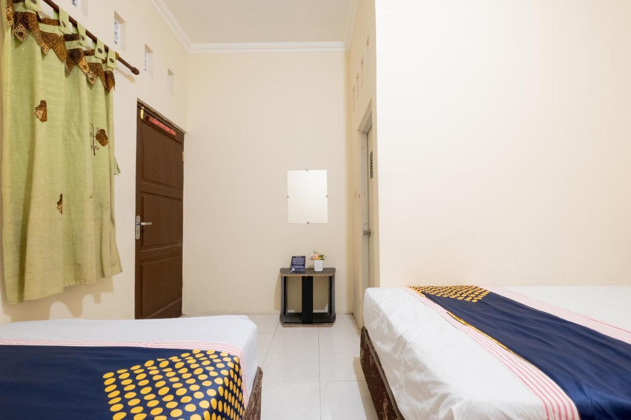 Spot On 2419 Rumah Nugraha Hotel Syariah Джокякарта Екстериор снимка