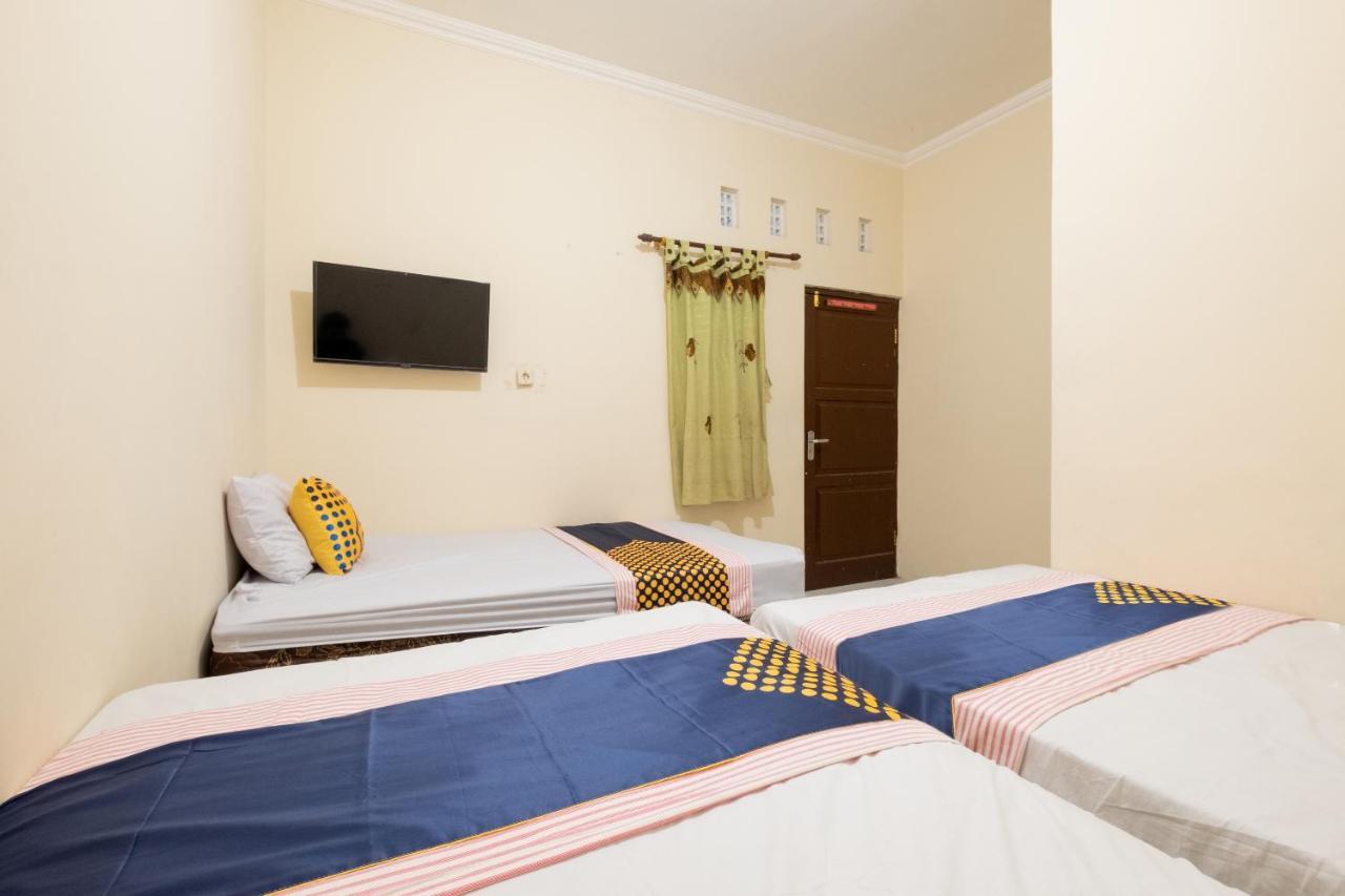 Spot On 2419 Rumah Nugraha Hotel Syariah Джокякарта Екстериор снимка