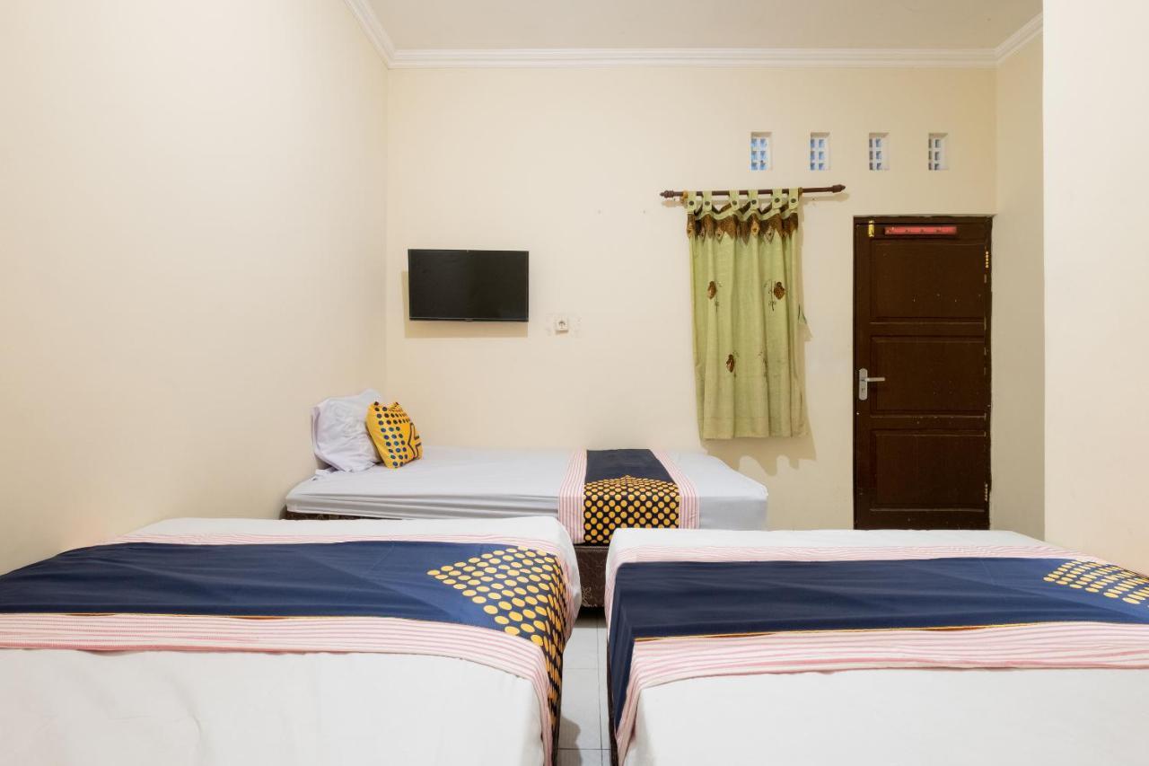 Spot On 2419 Rumah Nugraha Hotel Syariah Джокякарта Екстериор снимка